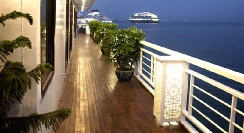 Aquamarine Premium Cruise Hotel Ha Long Exterior photo