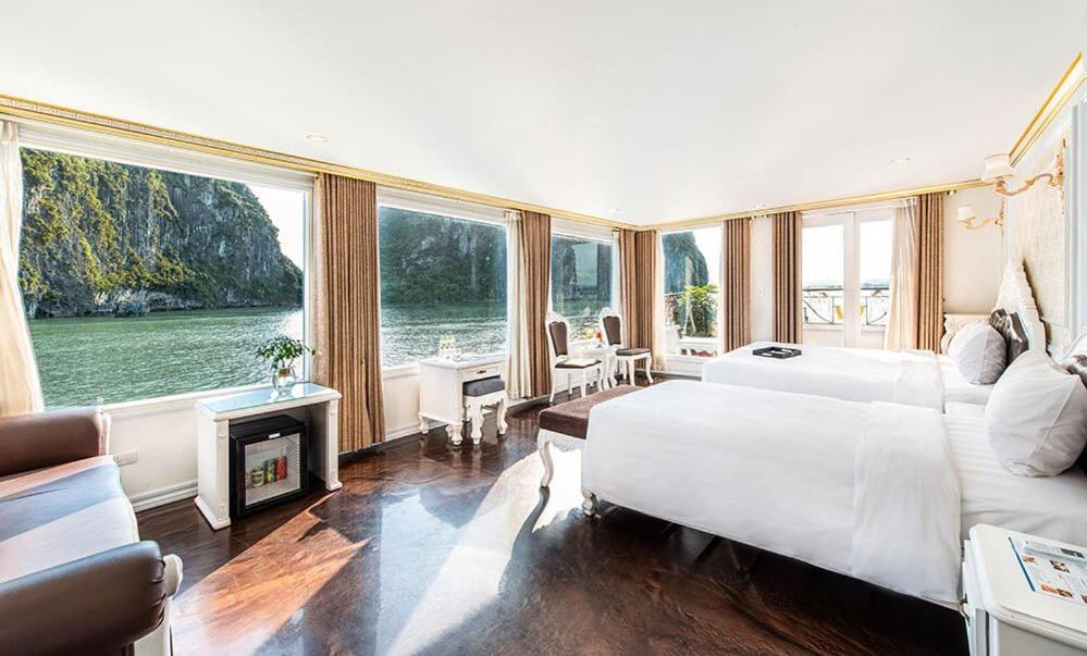 Aquamarine Premium Cruise Hotel Ha Long Exterior photo